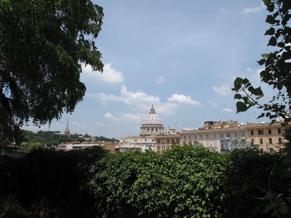 Ferrari Al Vaticano روما المظهر الخارجي الصورة